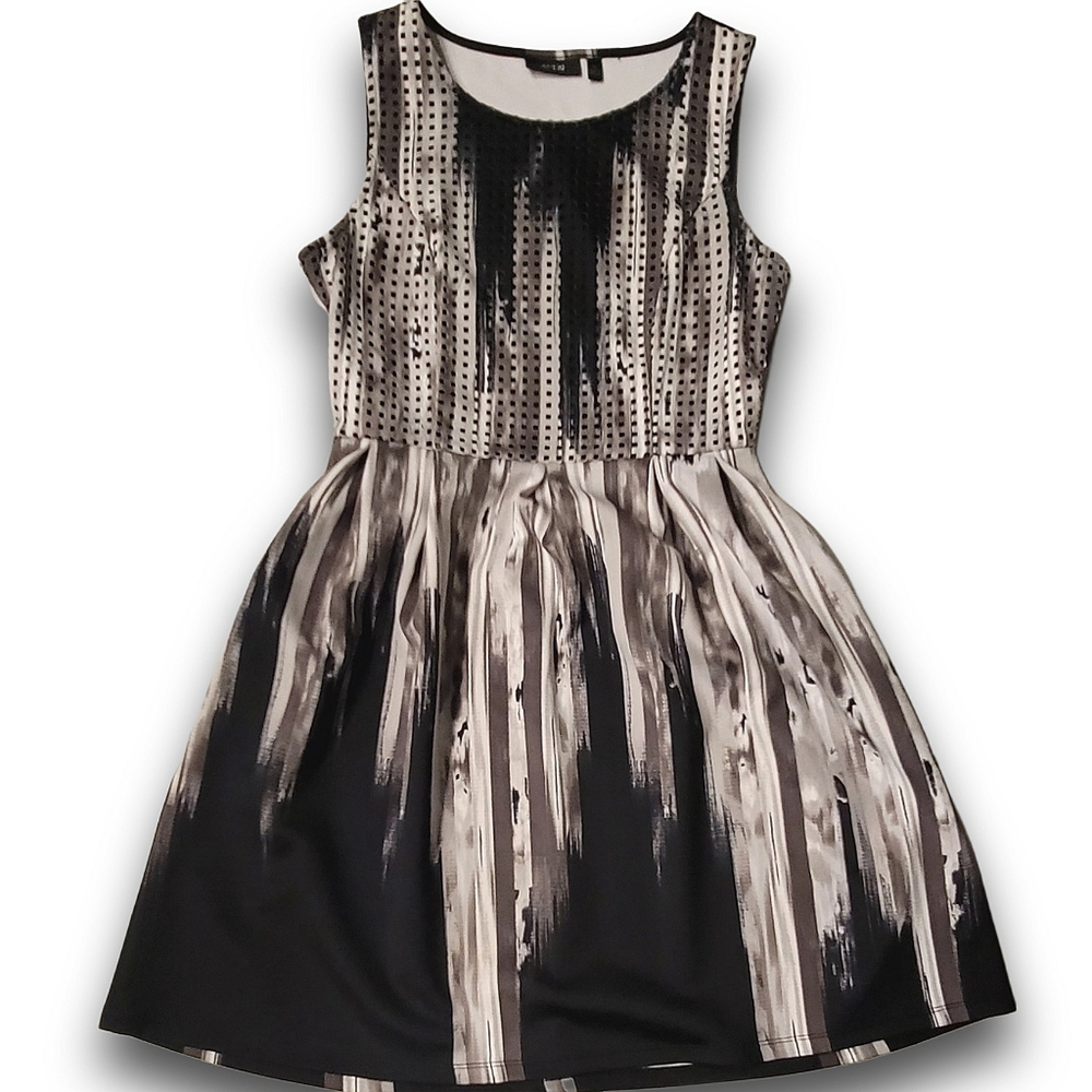 Apt. 9 Sleeveless Fit & Flare A-Line Dress Abstract Gray & Black Print SZ Medium